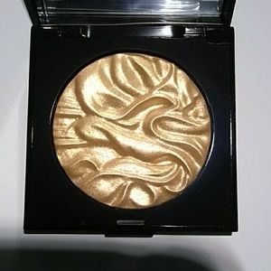 Laura Mercier Face Illuminator Highlighting Powder